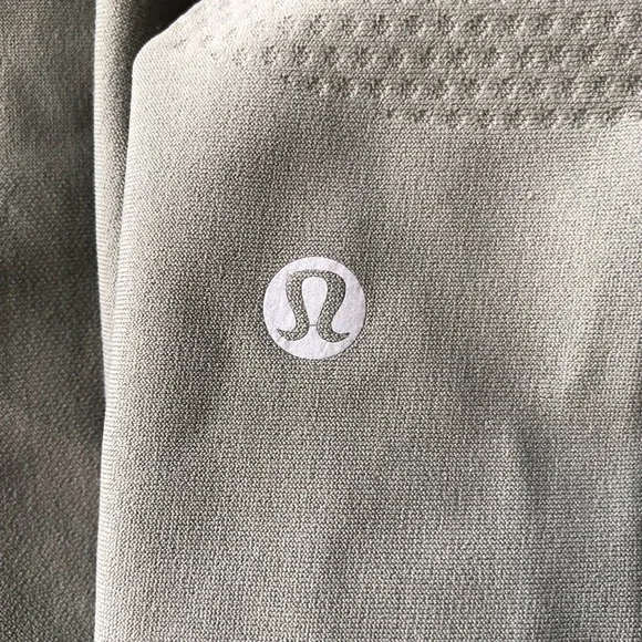 Lululemon In Focus Run Tight Sz 2 - Picture 8 of 11